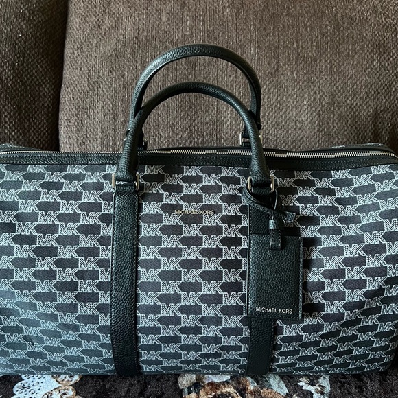 MICHAEL KORS Cooper Silver Hardware Adjustable Strap XL Weekender Duffle Bag NWT - Picture 2 of 14